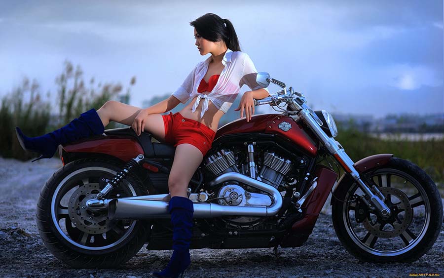Beautiful girls and motorcycles in Naucalpan de Juarez