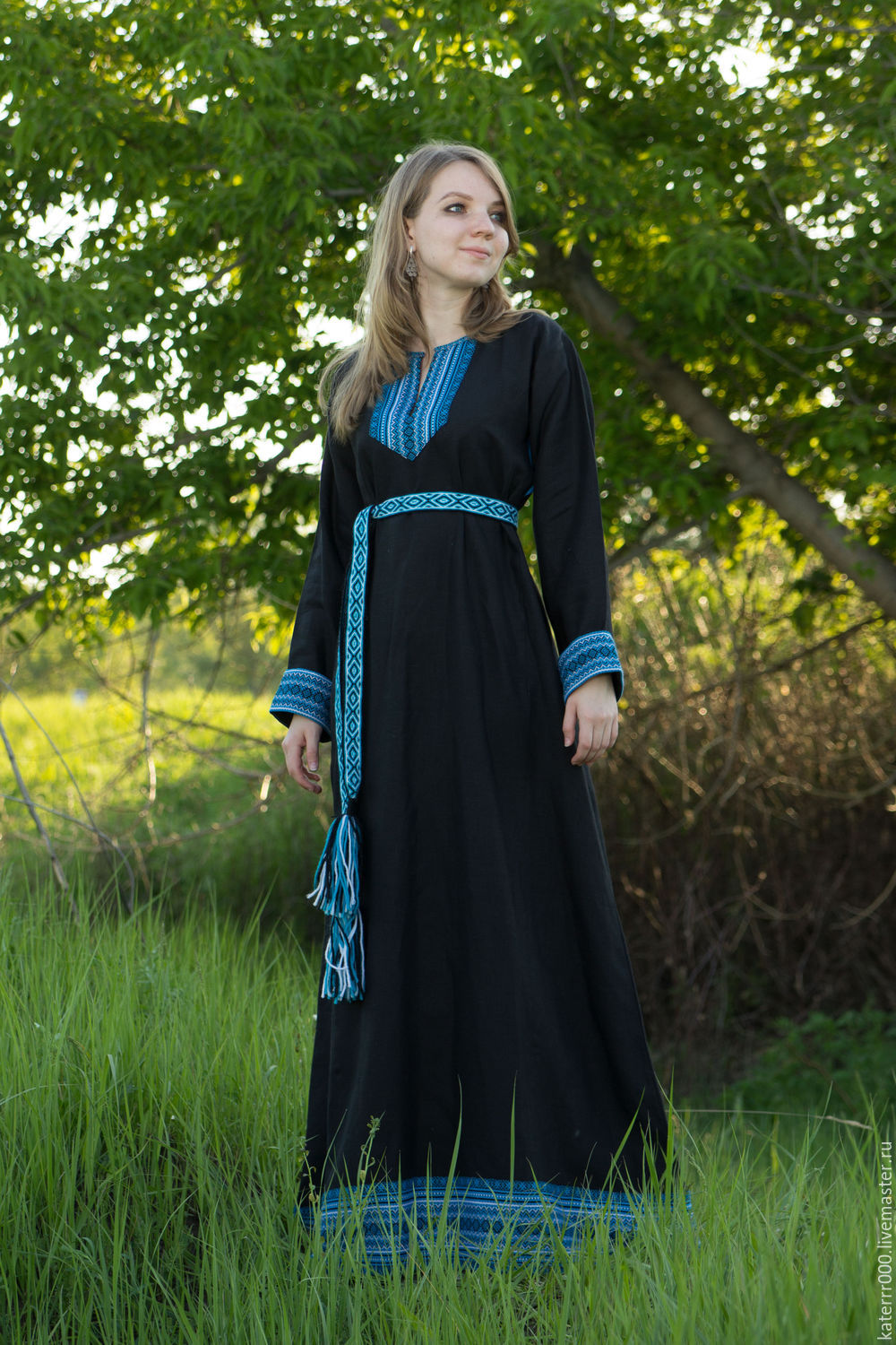 Women in Slavic costumes in Naucalpan de Juarez
